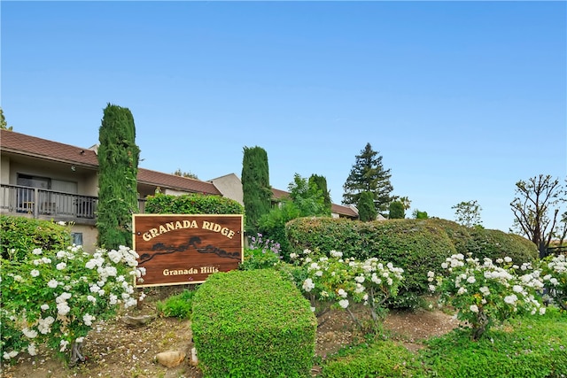view of community / neighborhood sign