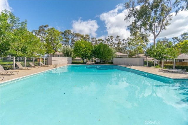 6523 E Camino Unit 2, Anaheim, CA 92807 - community pool with a patio area