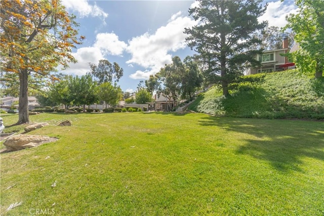6523 E Camino Unit 2, Anaheim, CA 92807 - view of grassy yard