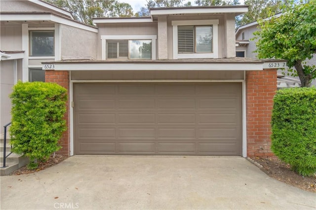 6523 E Camino Unit 2, Anaheim, CA 92807 - garage featuring driveway