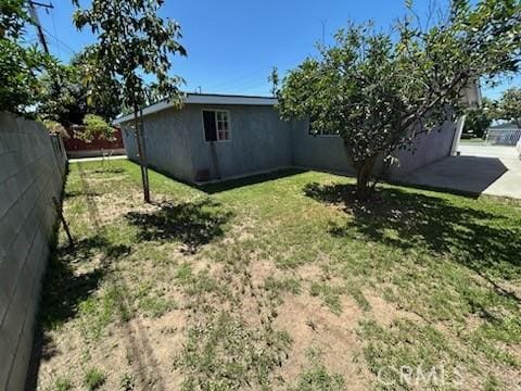 8960 Indiana Ave, Riverside, CA 92503 - view of yard
