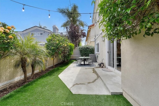 1817 Clark Ln Unit B, Redondo Beach, CA 90278 - view of yard with a patio area