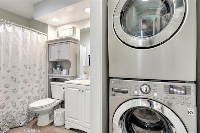 1118 Valencia St Unit 216, Los Angeles, CA 90015 - laundry room featuring stacked washer / drying machine