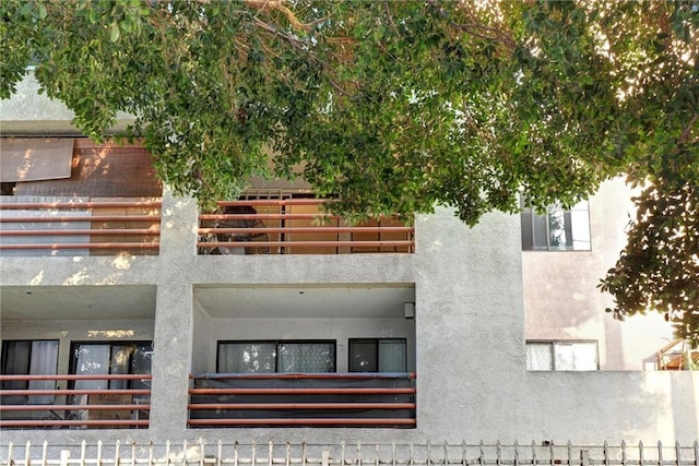 1118 Valencia St Unit 216, Los Angeles, CA 90015 - view of building exterior with fence