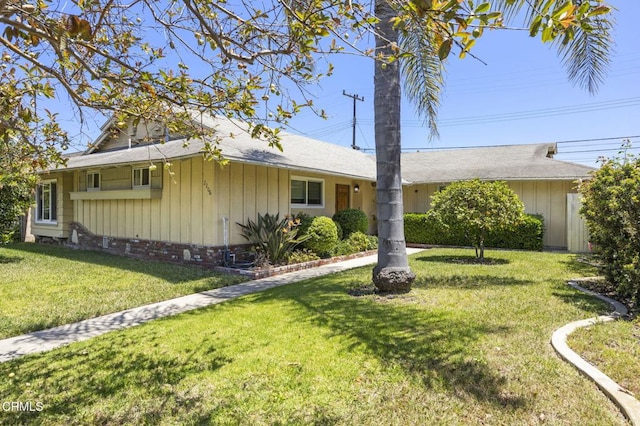 2206 N Ventura Rd, Oxnard, CA 93036 - ranch-style house featuring a front yard