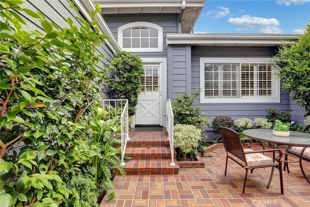 3511 Daffodil Ave Unit 14, Corona Del Mar, CA 92625 - view of exterior entry with a patio area