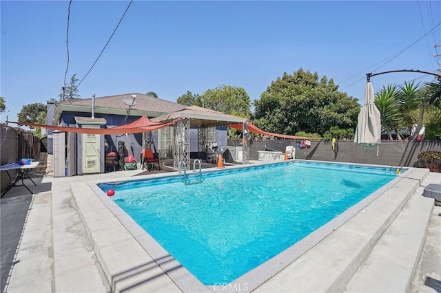 3336 Cherokee Ave, South Gate, CA 90280 - view of pool with a patio area