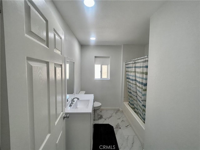 128130 E 1st St, Buttonwillow, CA 93206 - full bathroom featuring marble finish flooring, toilet, vanity, baseboards, and recessed lighting