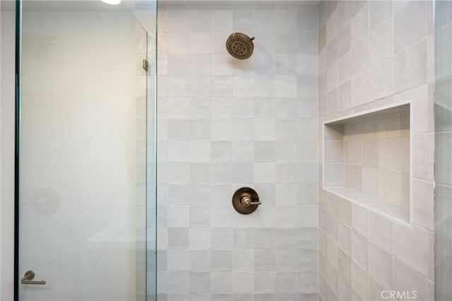 1909 Montair Ave, Long Beach, CA 90815 - full bathroom with a tile shower