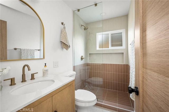 1909 Montair Ave, Long Beach, CA 90815 - bathroom featuring toilet, a tile shower, and vanity