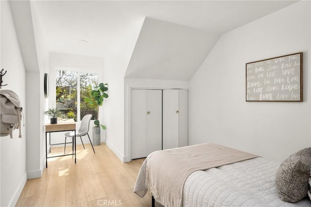 1909 Montair Ave, Long Beach, CA 90815 - bedroom with light wood-type flooring and baseboards
