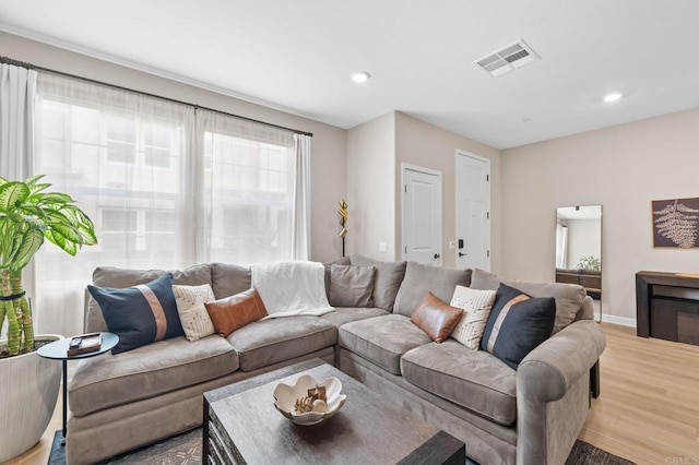 1211 Sunrise Vw Unit 104, San Marcos, CA 92078 - living area featuring light wood-style floors and recessed lighting
