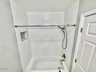 257 W Channel Islands Blvd, Port Hueneme, CA 93041 - full bath with shower / bathtub combination