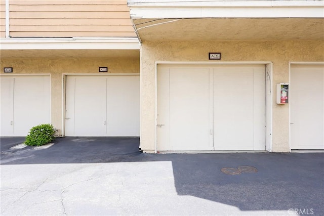 290 Victoria St Unit 19, Costa Mesa, CA 92627 - view of garage