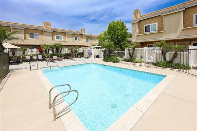 290 Victoria St Unit 19, Costa Mesa, CA 92627 - community pool featuring fence and a patio area