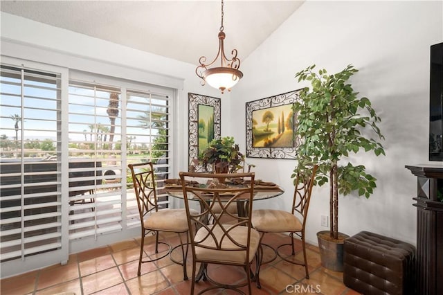 77178 Pauma Valley Way, Palm Desert, CA 92211 - dining area featuring vaulted ceiling