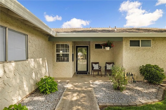 20 Parkhurst St, Chico, CA 95928 - property entrance featuring stucco siding