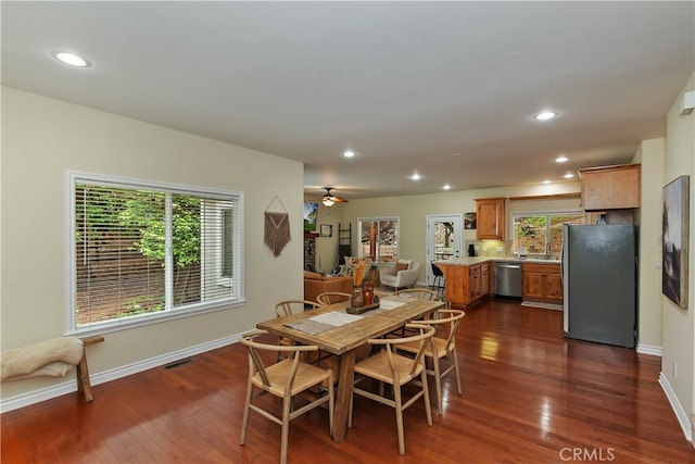 28589 Shenandoah Dr, Lake Arrowhead, CA 92352 - dining area with dark wood-type flooring, baseboards, recessed lighting, and ceiling fan