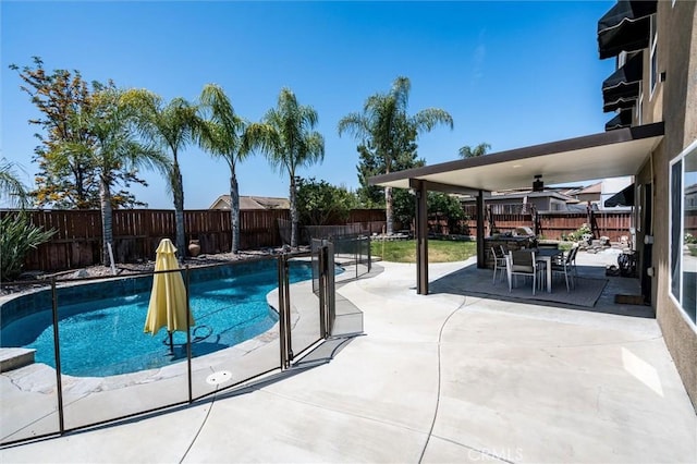 27917 Busman Rd, Murrieta, CA 92563 - view of pool featuring a fenced backyard, a patio area, a ceiling fan, and outdoor dining space