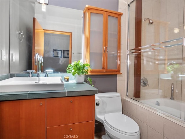 5762 Andasol Ave, Encino, CA 91316 - bathroom with tiled shower / bath and vanity