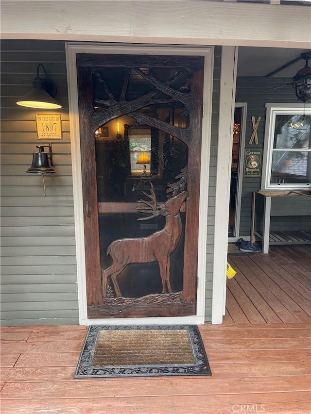 23739 Skyland Dr, Crestline, CA 92325 - property entrance with a porch