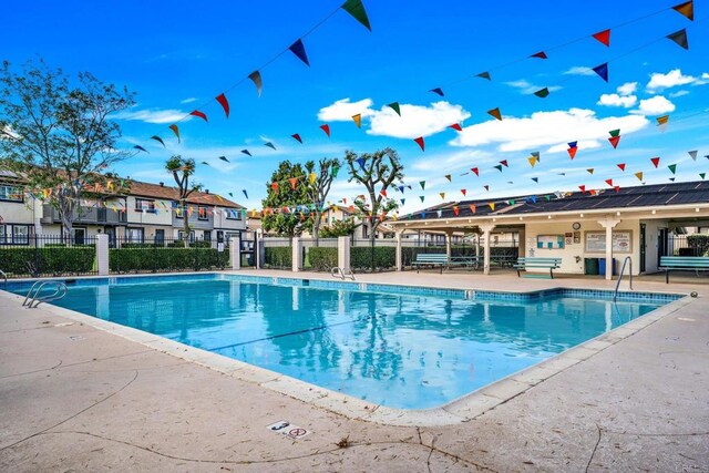 9560 Frank Way, Santee, CA 92071 - community pool with fence and a patio area