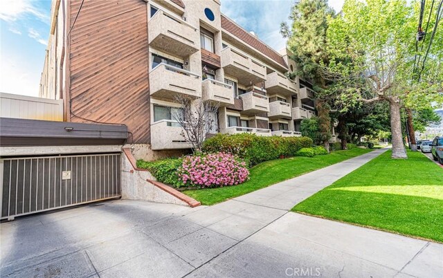 365 W Alameda Ave Unit 203, Burbank, CA 91506 - view of apartment building / complex