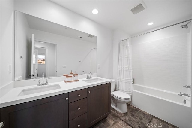 11475 Sheridan Way, Beaumont, CA 92223 - full bath featuring toilet, shower / bath combo, double vanity, and recessed lighting