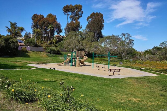 2935 Via Emerado, Carlsbad, CA 92009 - community jungle gym with a lawn