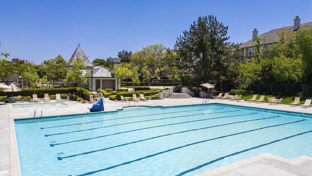 1444 Wooden Valley St, Chula Vista, CA 91913 - community pool with a patio area