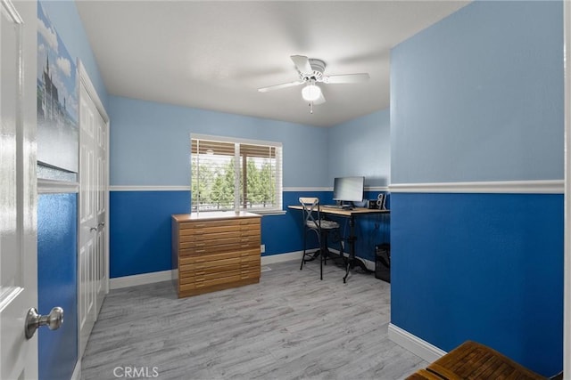 40 Gunter Ln, Oroville, CA 95966 - home office with wood finished floors, ceiling fan, and baseboards