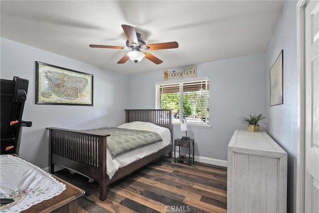 40 Gunter Ln, Oroville, CA 95966 - bedroom with dark wood-type flooring, baseboards, and a ceiling fan