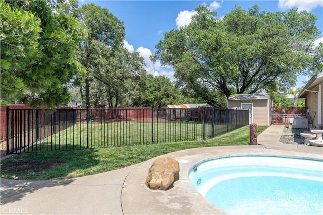 40 Gunter Ln, Oroville, CA 95966 - view of pool featuring an outbuilding
