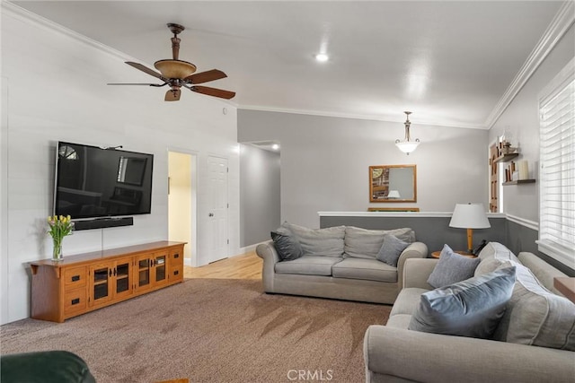 40 Gunter Ln, Oroville, CA 95966 - carpeted living room with crown molding and ceiling fan