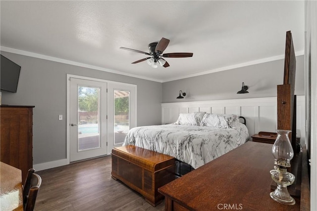 40 Gunter Ln, Oroville, CA 95966 - bedroom with access to exterior, wood finished floors, baseboards, crown molding, and ceiling fan