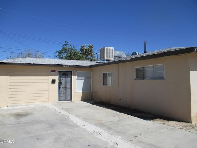 44104 Carolside Ave, Lancaster, CA 93535 - rear view of house with stucco siding