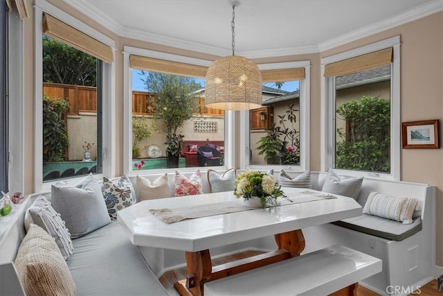 1304 Harkness St, Manhattan Beach, CA 90266 - sunroom with healthy amount of natural light