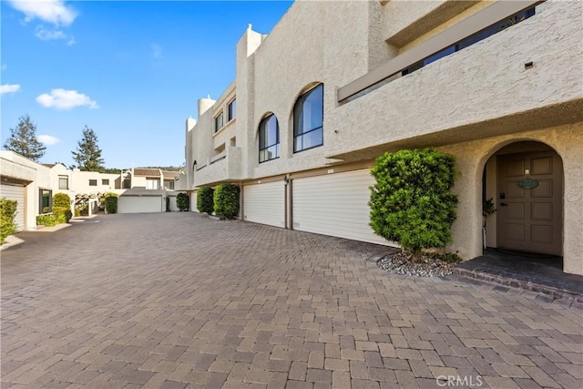 4227 Freedom Dr Unit 304, Calabasas, CA 91302 - view of brick / pavers driveway with a residential view