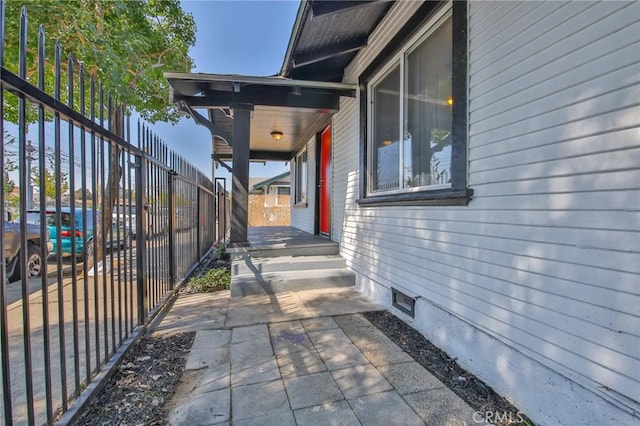 1327 Exposition Blvd, Los Angeles, CA 90018 - view of side of home featuring fence