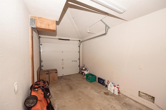 2432 Live Oak Rd, Escondido, CA 92029 - view of garage
