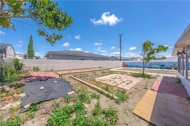 6371 Shawnee Rd, Westminster, CA 92683 - fenced backyard featuring a patio area
