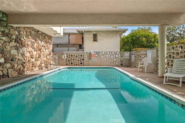 330 N Howard St Unit 201, Glendale, CA 91206 - community pool featuring fence
