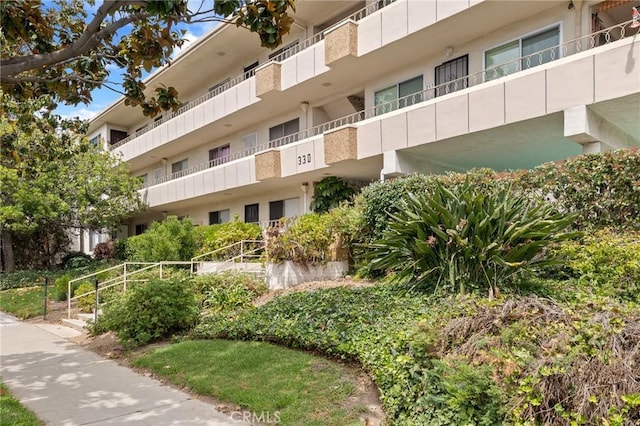 330 N Howard St Unit 201, Glendale, CA 91206 - view of apartment building / complex