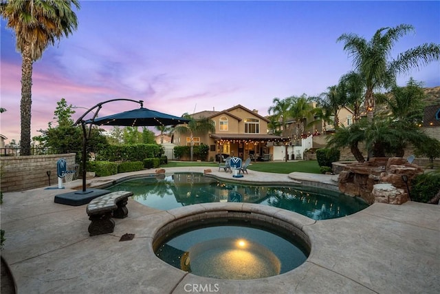 30463 Vineyard Ln, Castaic, CA 91384 - view of pool with a patio and a pool with connected hot tub