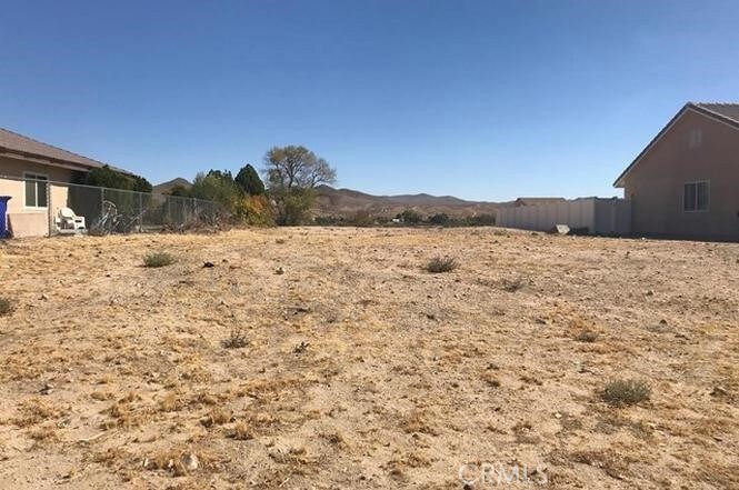 26809 Corona Dr, Helendale, CA 92342