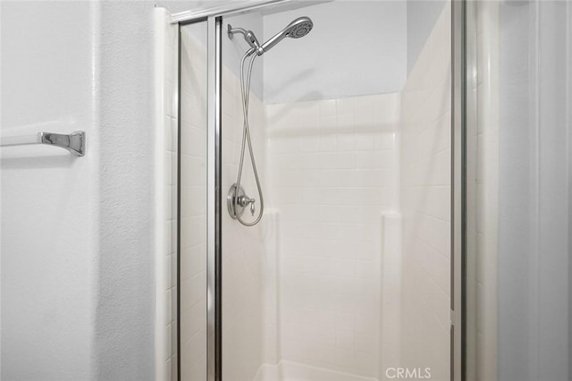 14271 Blackstone St, Hesperia, CA 92345 - bathroom view of a stall shower