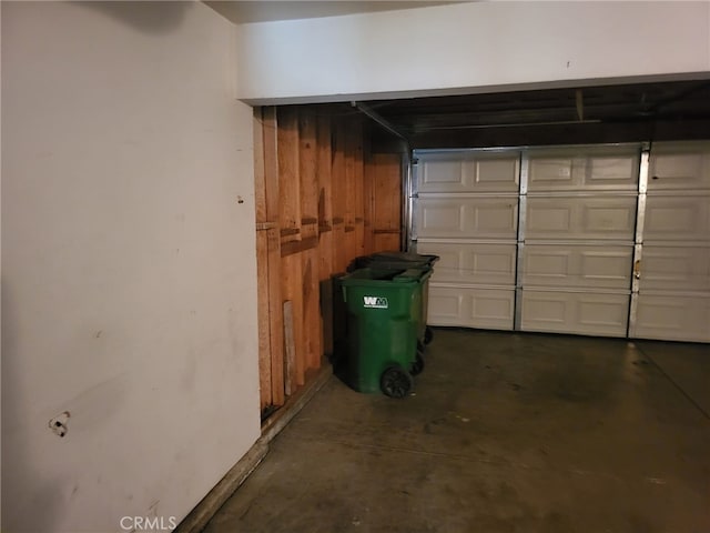 1616 Bluebell St, Lancaster, CA 93535 - view of garage