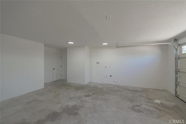21918 Mohican Ave, Apple Valley, CA 92307 - garage featuring recessed lighting