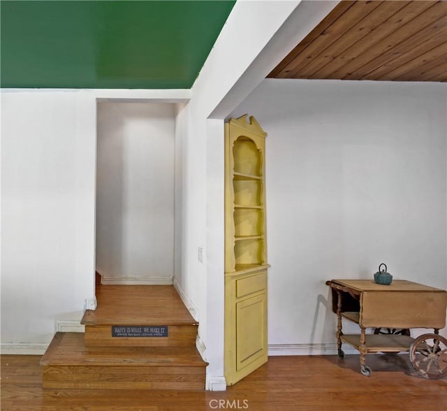5408 Whitewood Ave, Lakewood, CA 90712 - stairway featuring wood finished floors and baseboards