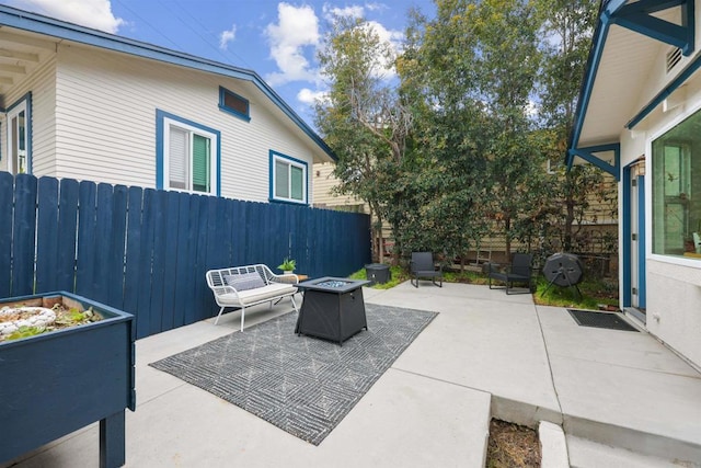 425961 Maryland St, San Diego, CA 92103 - view of patio featuring an outdoor fire pit and fence